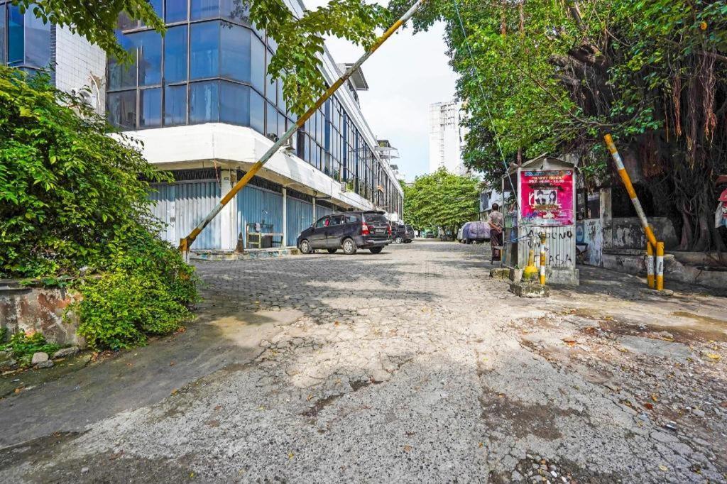 Hotel Spot On 90147 Gosepa Ambengan Plaza 2*