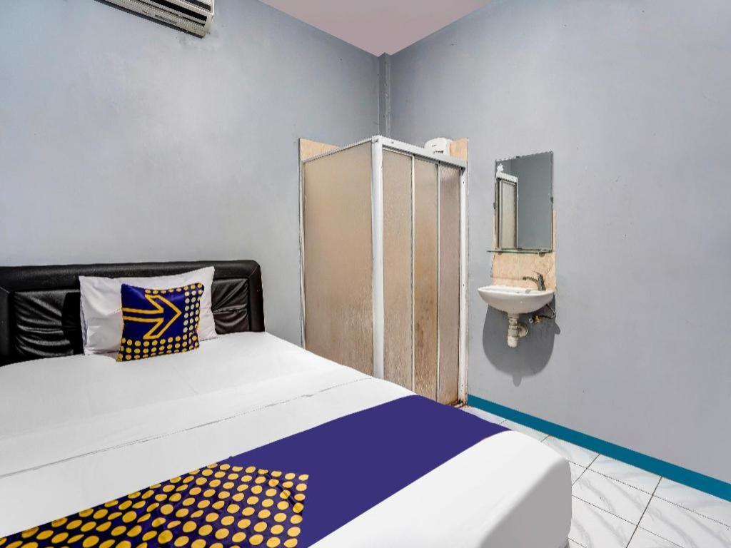 Hotel Spot On 90147 Gosepa Ambengan Plaza 2*